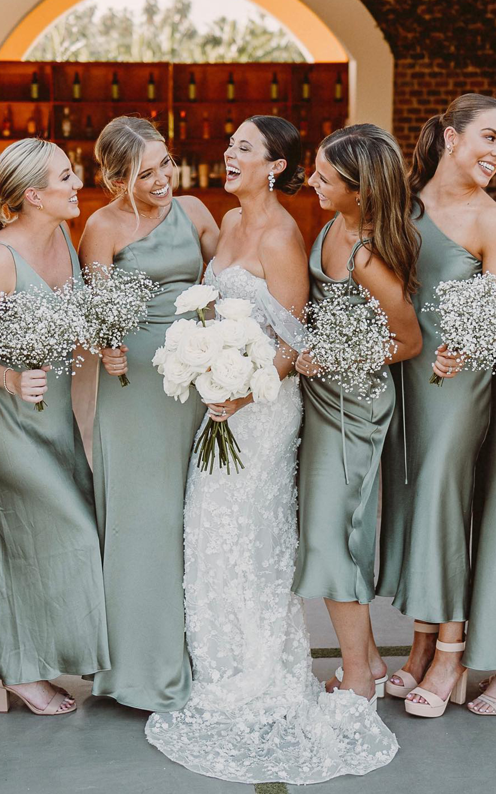 12 Sage Green Bridesmaid φορέματα + Συχνές ερωτήσεις